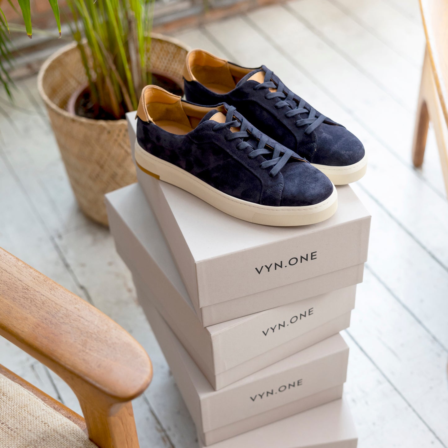 The VYN Cassian - Navy Suede